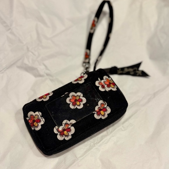 🌵Vera Bradley Black Wristlet with Red Floral Accents - Picture 3 of 5